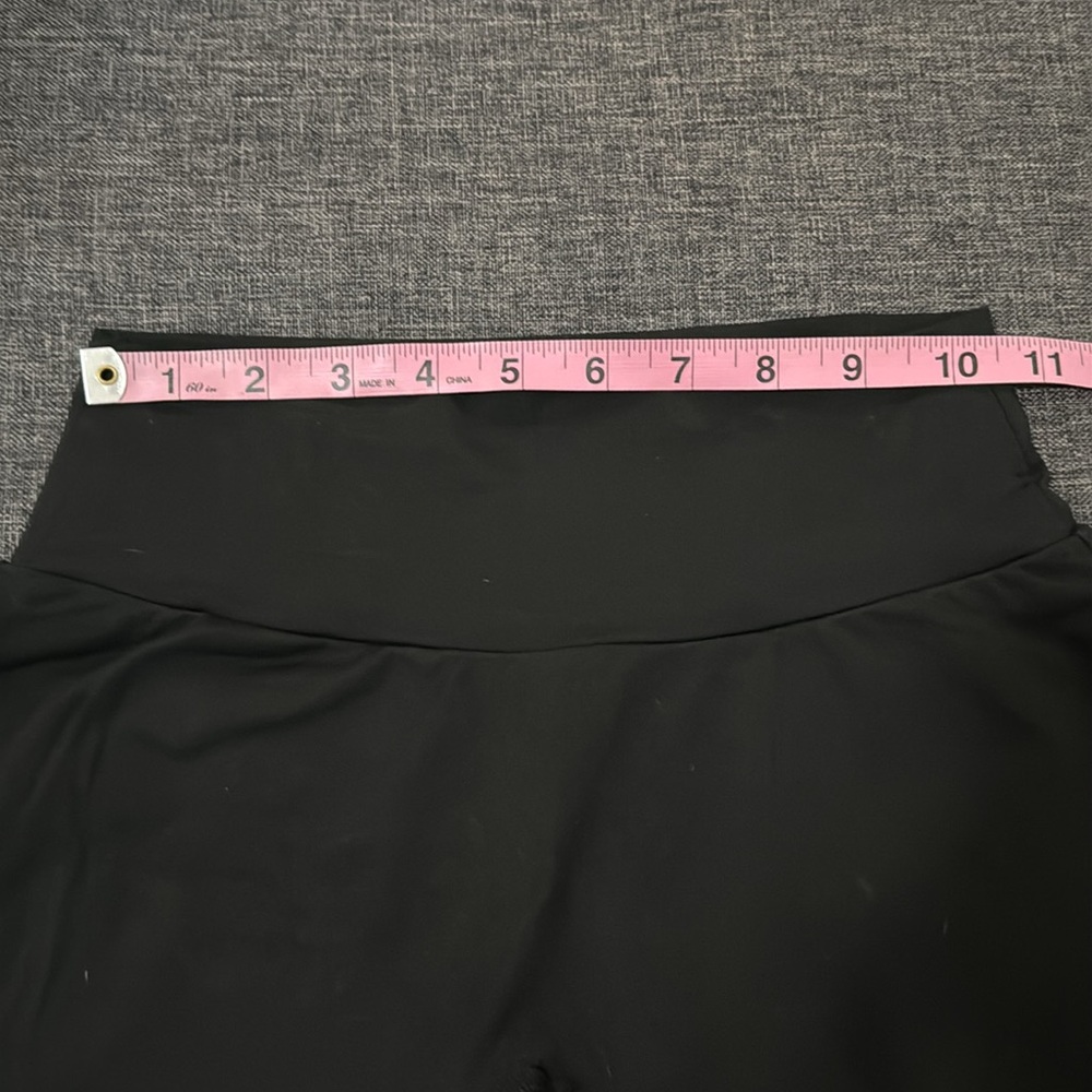 Bombshell Sportswear Pocket Pop Leggings - Picture 5 of 6